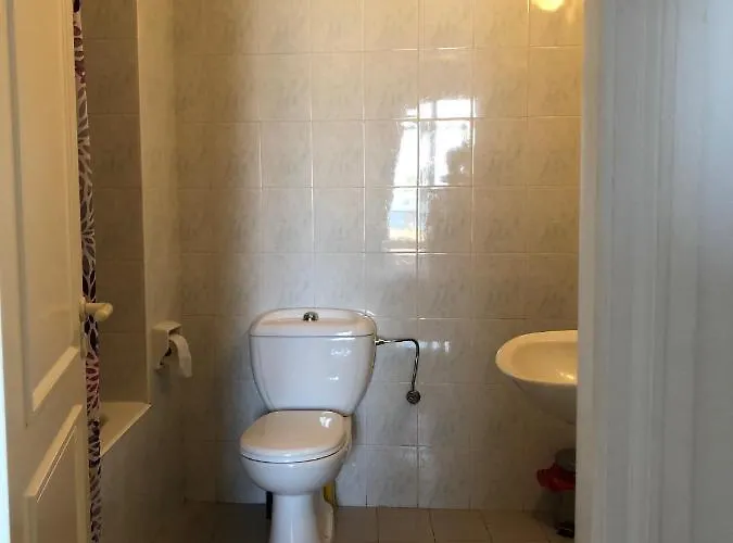 King's Palace - Spacious 2 Bed, 2 Bath With Sea And Pool Views *