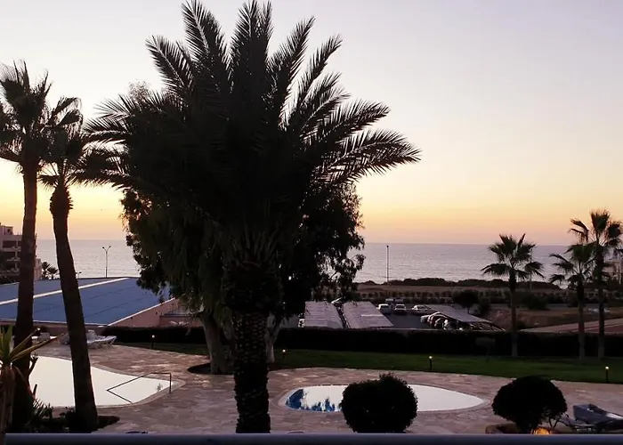 King's Palace - Spacious 2 Bed, 2 Bath With Sea And Pool Views